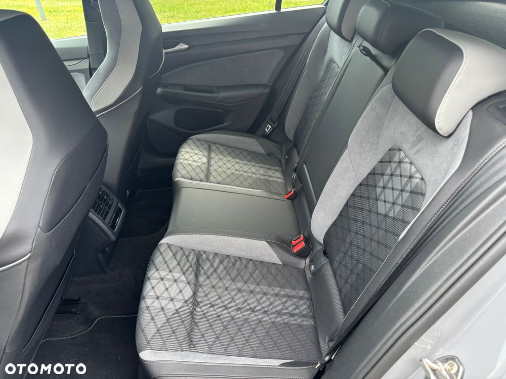 Volkswagen Golf 1.5 eTSI mHEV R-Line DSG - 16