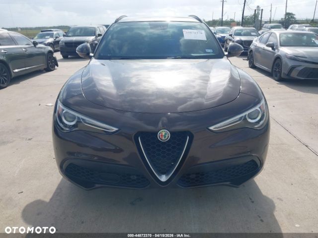 Alfa Romeo Stelvio 2.0 Turbo 16V AT8-Q4 Veloce Ti - 8
