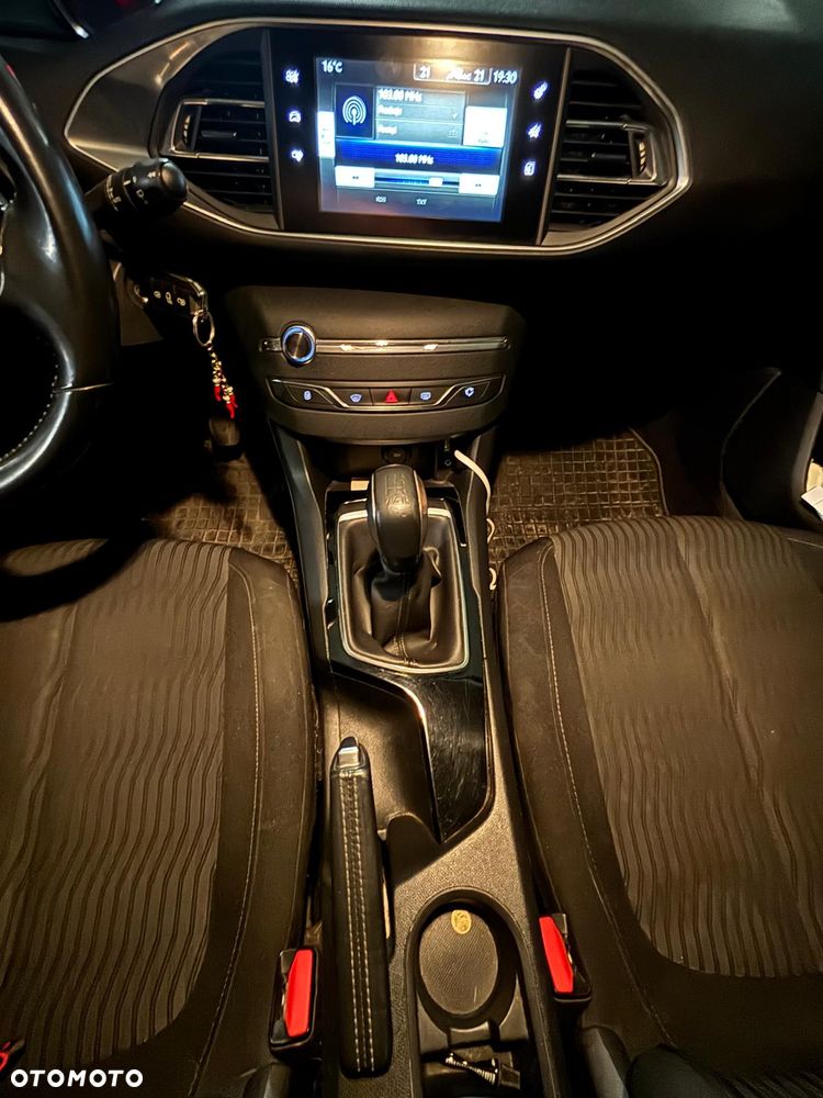 Peugeot 308 1.6 HDi Style - 10