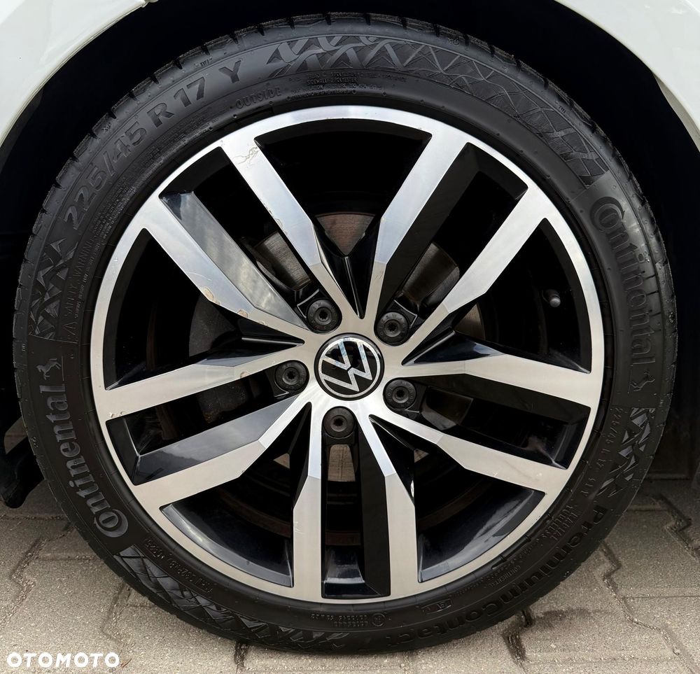 Volkswagen Golf - 27