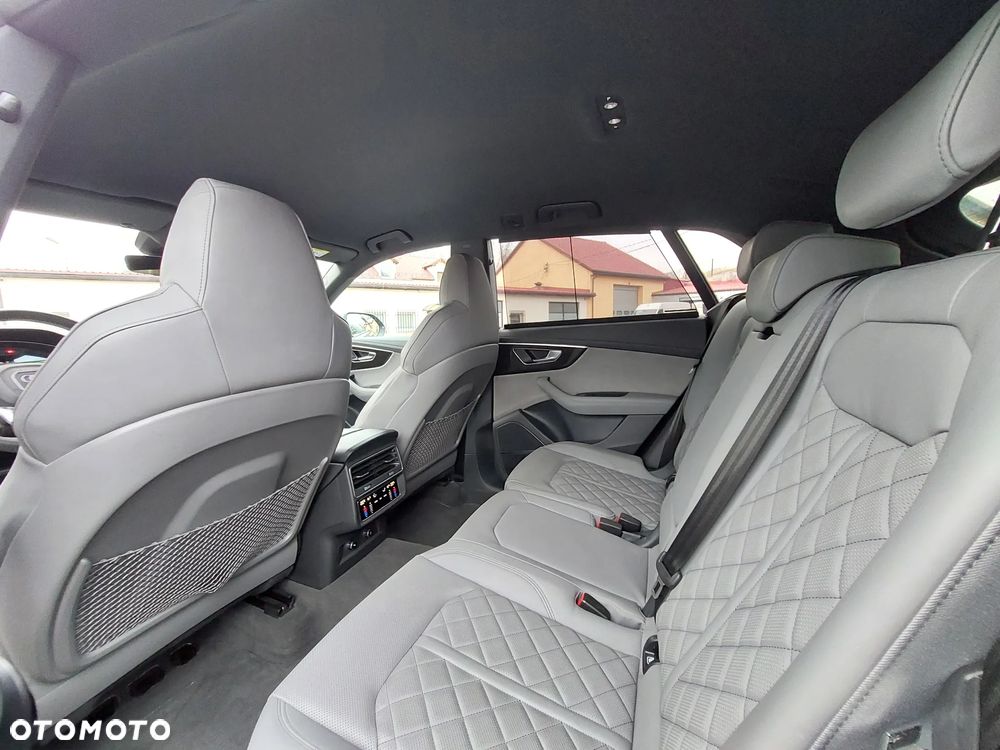 Audi Q8 - 6