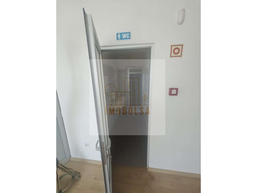 Armazem 2500 m2 - Grande imagem: 5/12