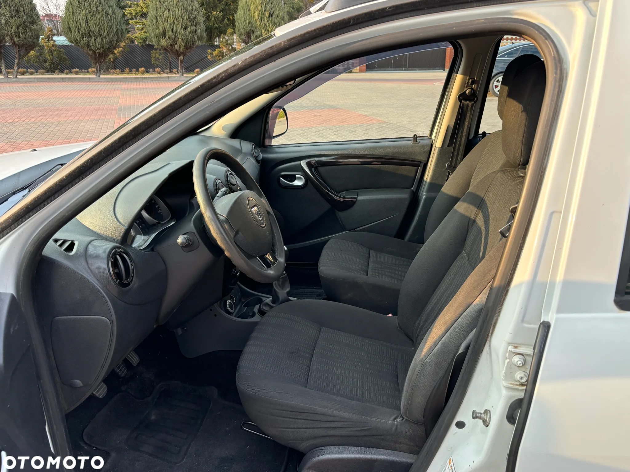 Dacia Duster 1.6 16V 4x4 - 19