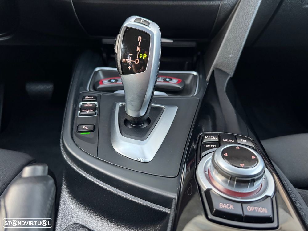 BMW 318 d Auto Line Sport - 7