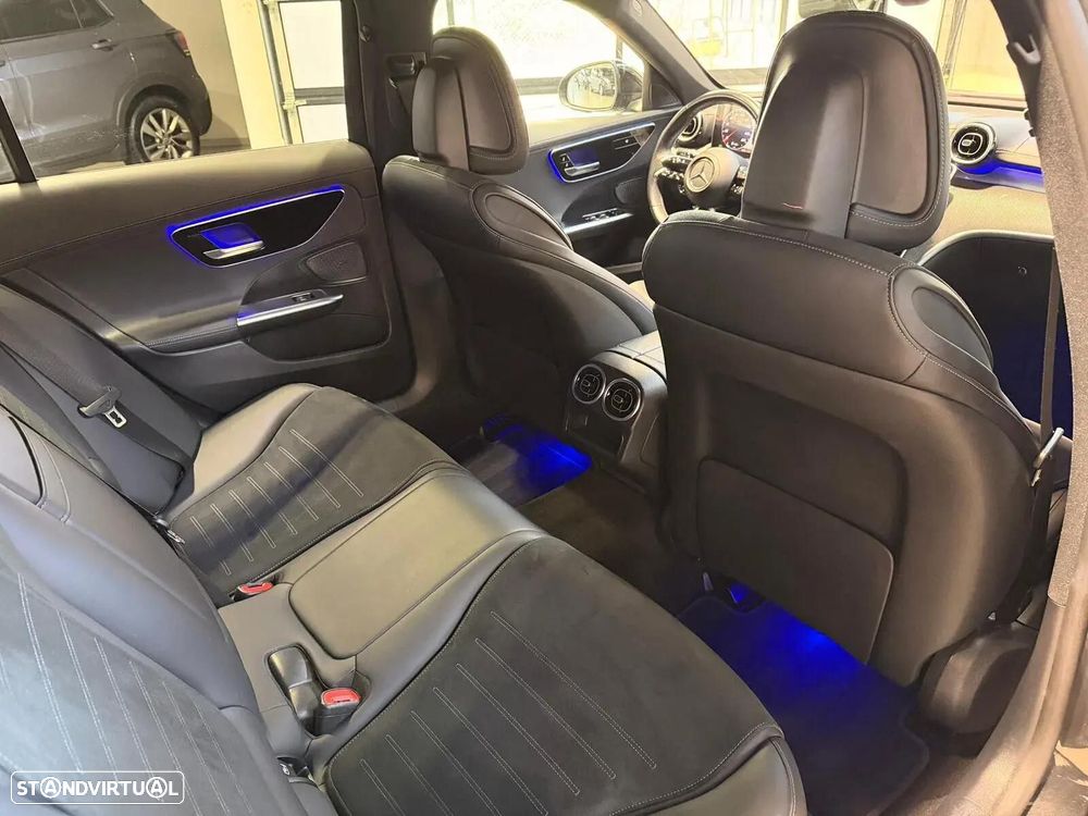 Mercedes-Benz C 300 d AMG Line — fotografia 5