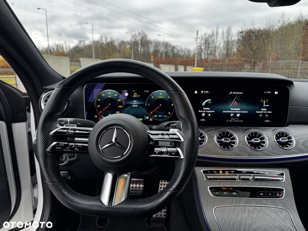 Mercedes-Benz CLS 300 d 4Matic 9G-TRONIC AMG Line - 3