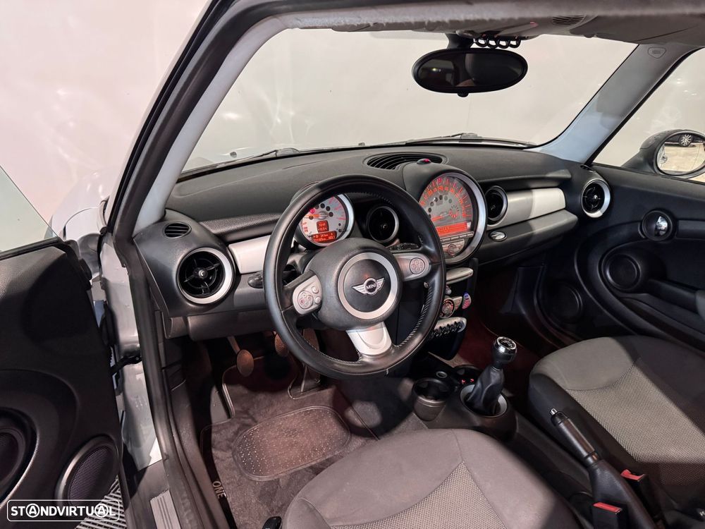 MINI 3 Portas Cooper D - 19