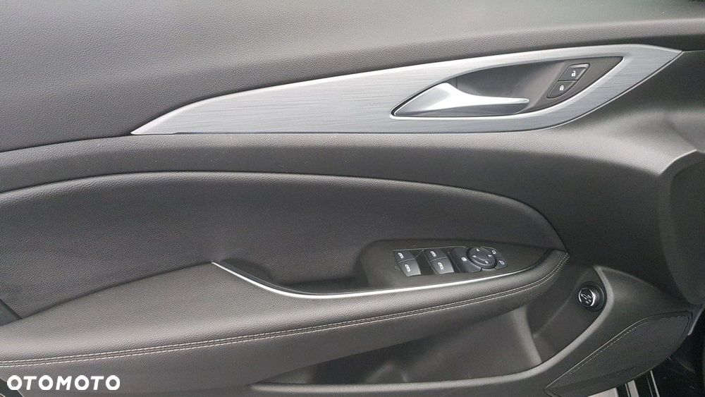 Opel Insignia - 21