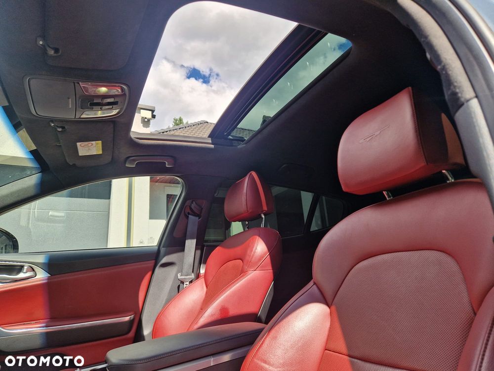 Kia Stinger 3.3 T-GDI AWD GT - 14