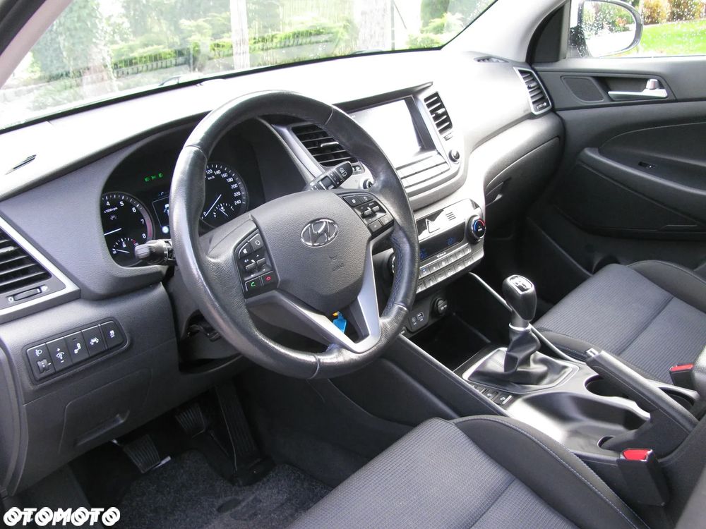 Hyundai Tucson 1.6 GDI BlueDrive Style 2WD - 16
