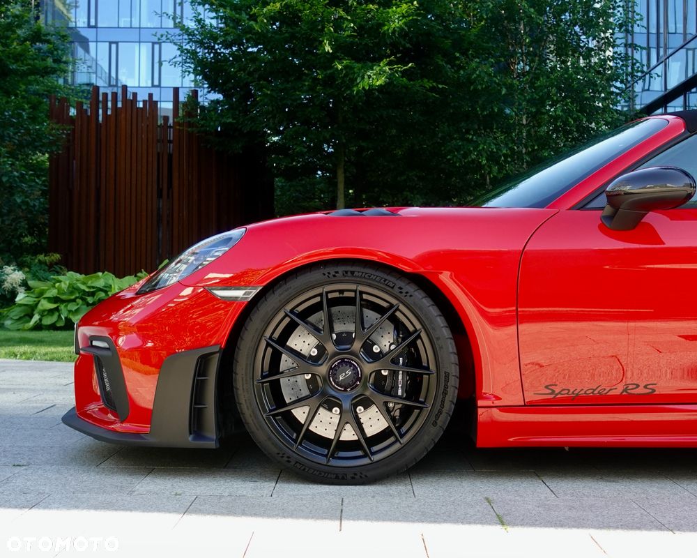 Porsche 718 Spyder - 16
