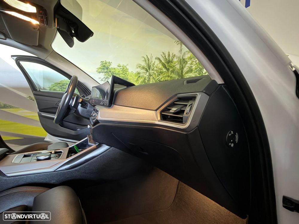 BMW 318 d Aut. Sport Line - 37