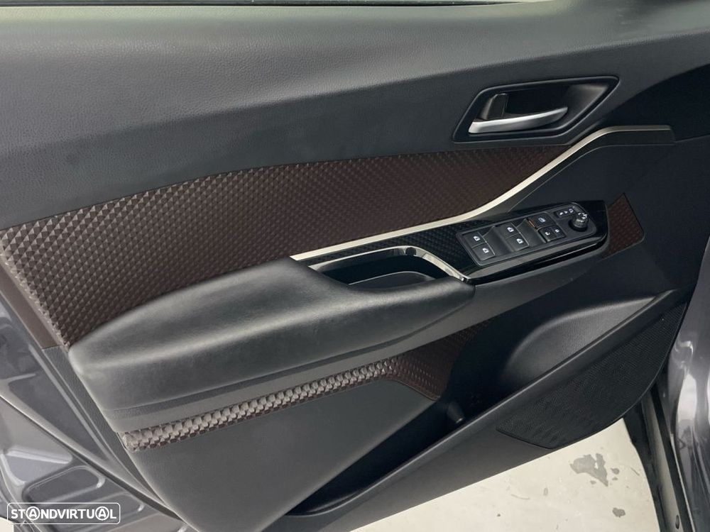 Toyota C-HR 1.8 HSD Exclusive+P.Luxury - 17