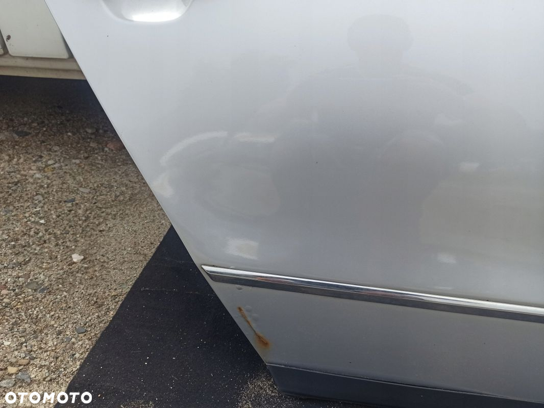 Drzwi prawy tył kompletne VW PASSAT B6 KOMBI LA7W - 7