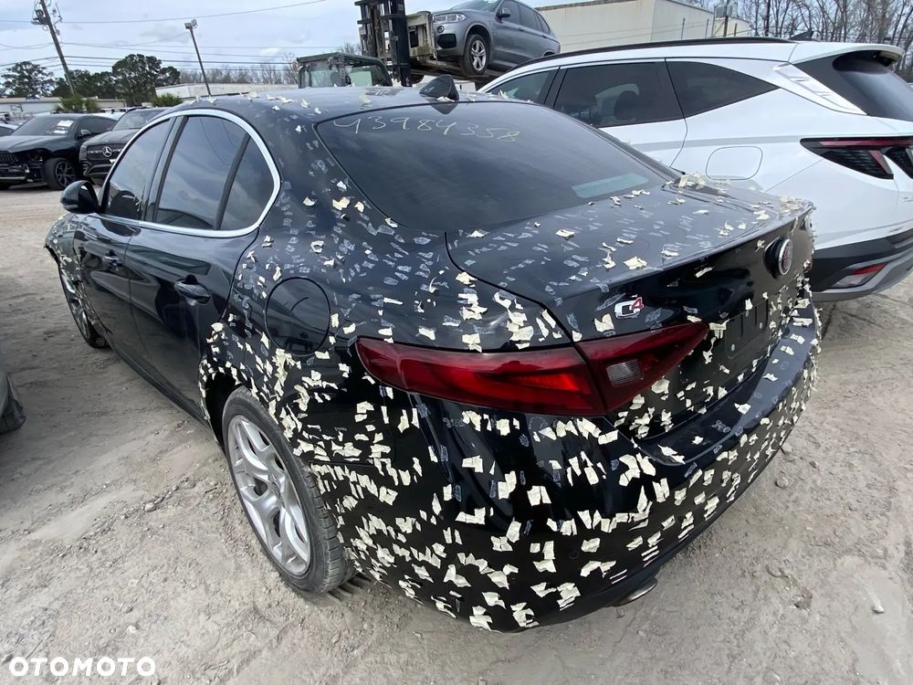 Alfa Romeo Giulia - 7