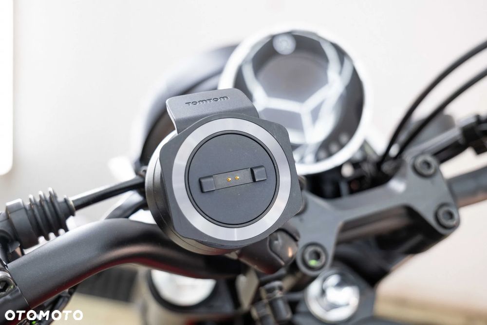 Yamaha XSR - 24