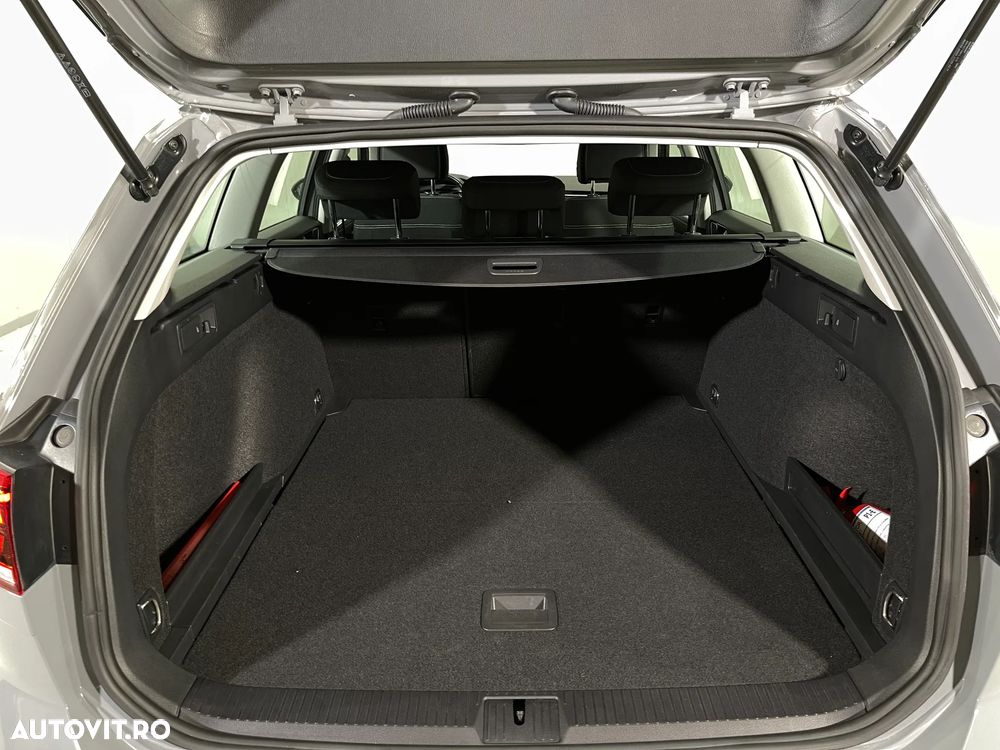 Volkswagen Passat 1.5 TSI ACT DSG Comfortline - 13