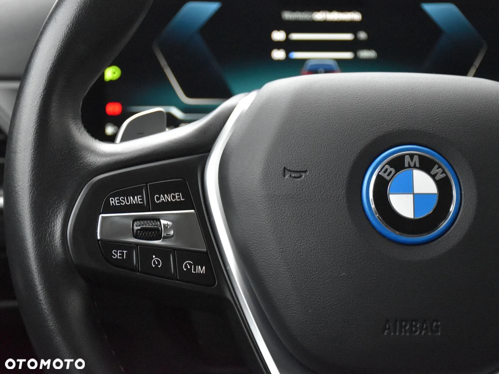 BMW Seria 3 - 26