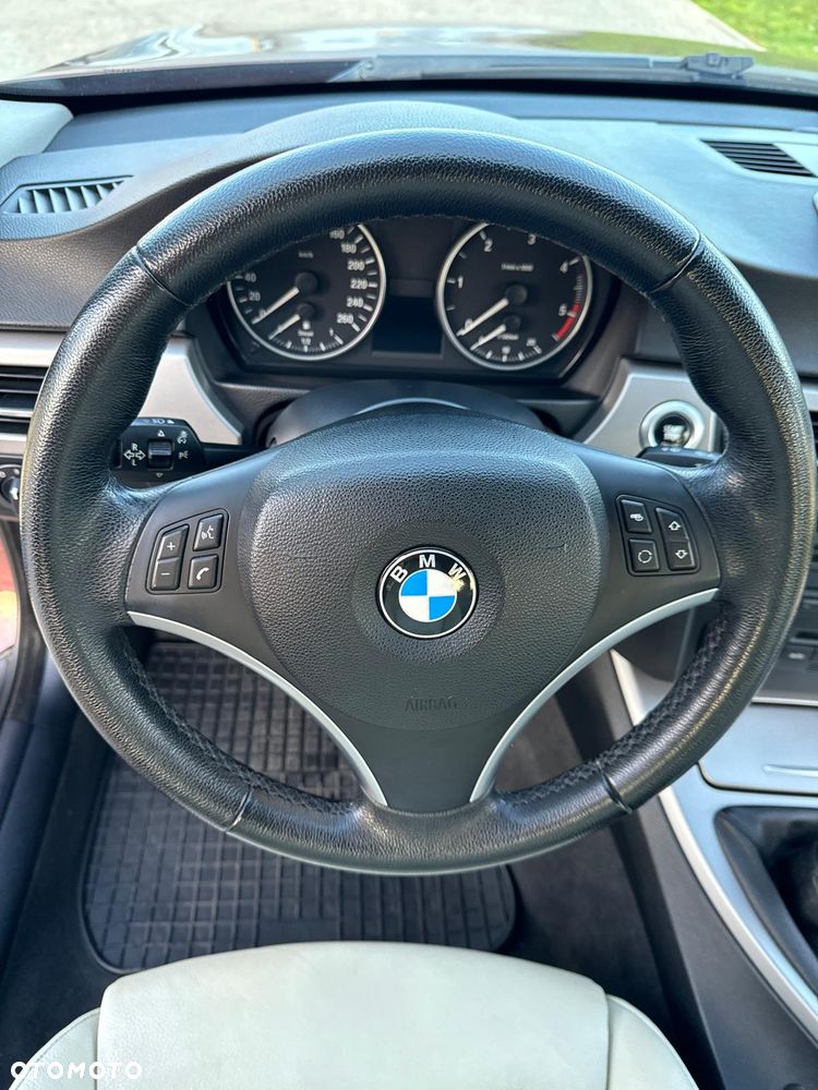 BMW Seria 3 320d - 16