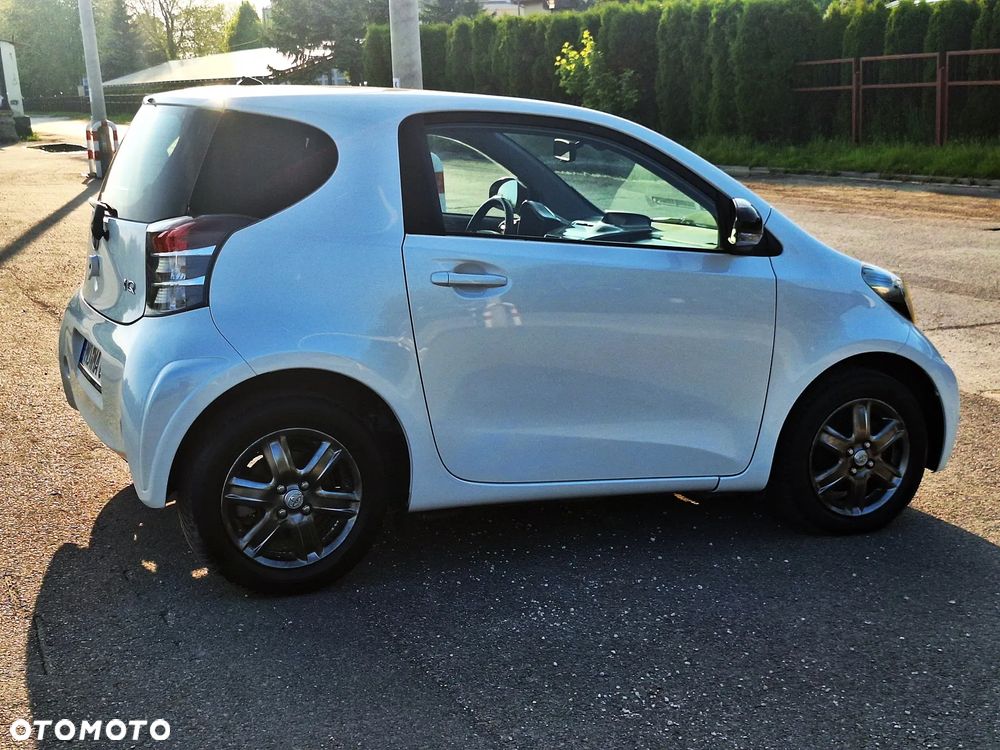 Toyota iQ 1.0 + - 23