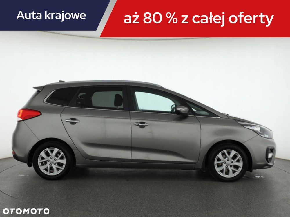 Kia Carens - 8