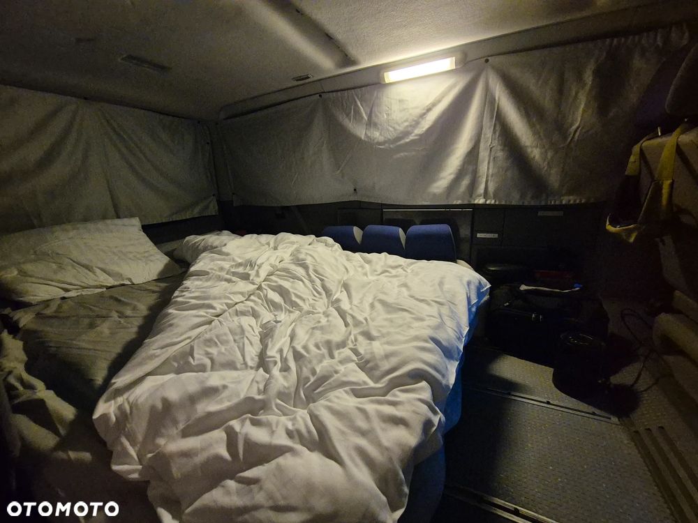 Volkswagen Multivan - 17