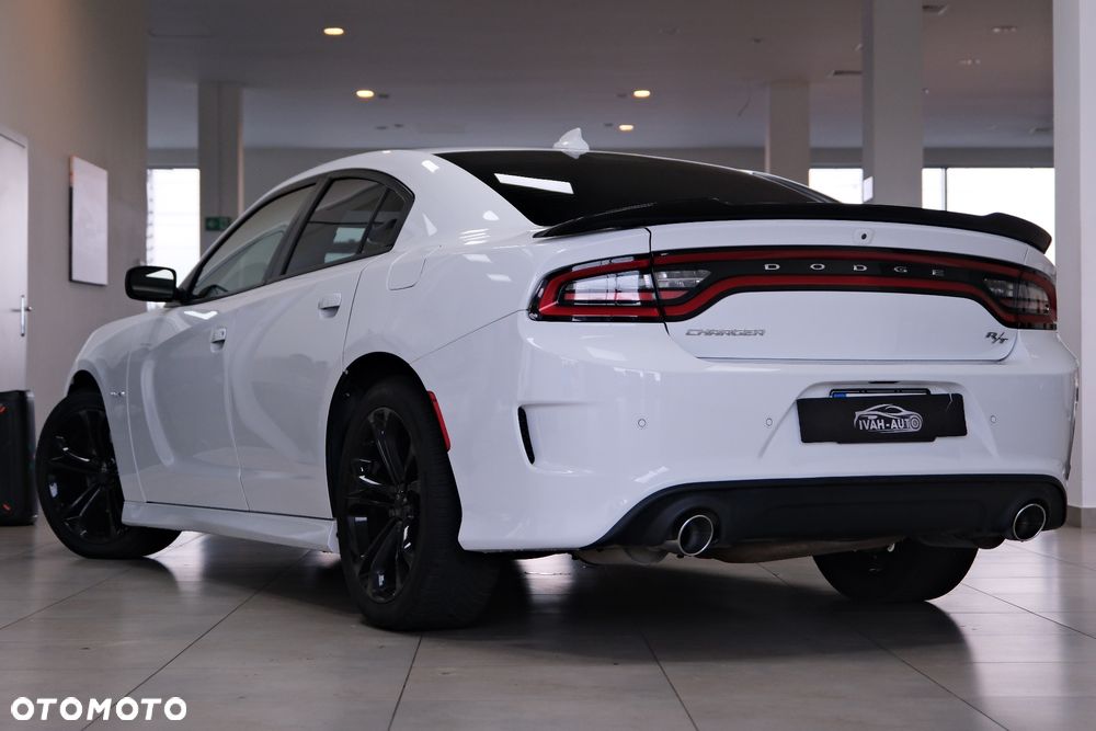 Dodge Charger 5.7 R/T - 12