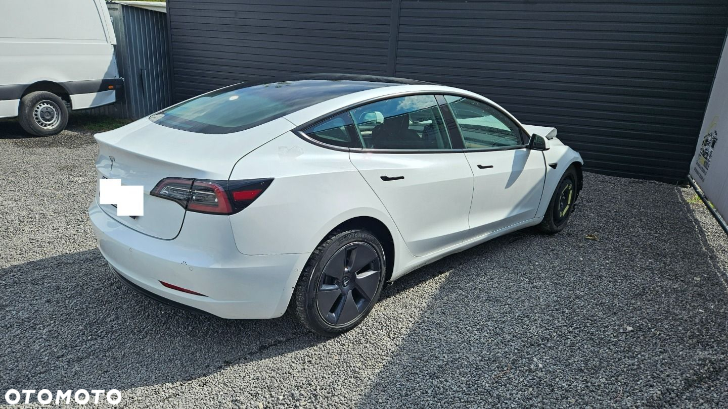 Tesla Model 3 - 12