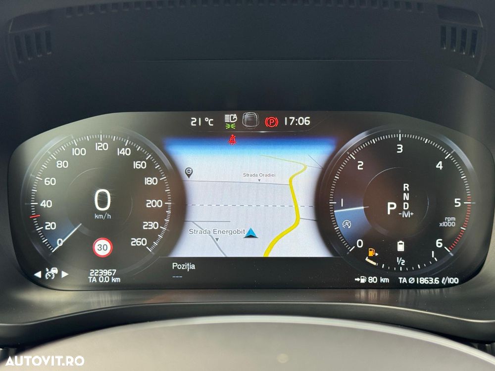 Volvo XC 60 B4 D AWD Geartronic Momentum Pro - 14