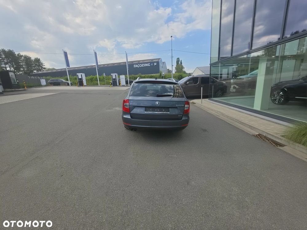 Skoda Superb 2.0 TDI 4x4 Exclusive - 13