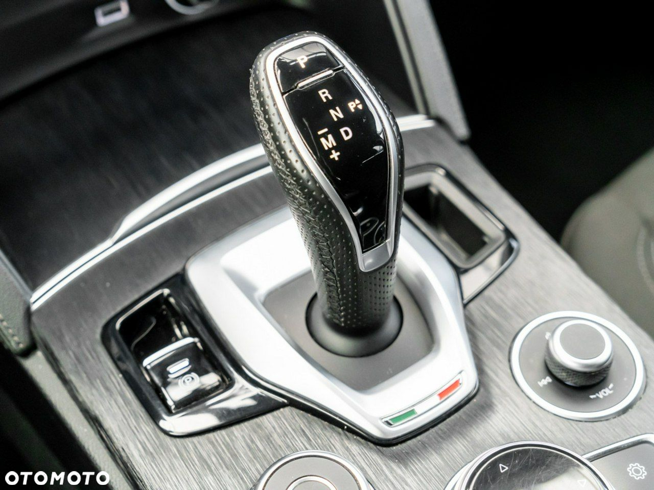 Alfa Romeo Stelvio - 20