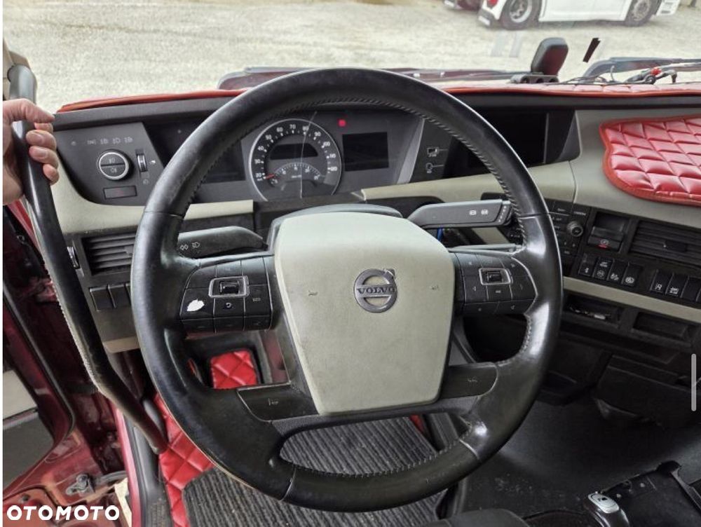 Volvo FH 500 XXL TELEWIZOR / KSENONY / FULL SPOJLERY / LAKIER METALIK / DŁUGA RAMA AKUMULATORY Z TYŁU / LAMPY LED / NAJWIĘKSZA KABINA XXL z TV / 2017 ROK !! - 23