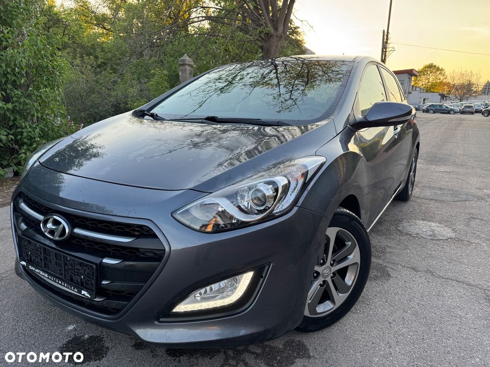 Hyundai i30 blue 1.6 CRDi Classic Navigation - 2