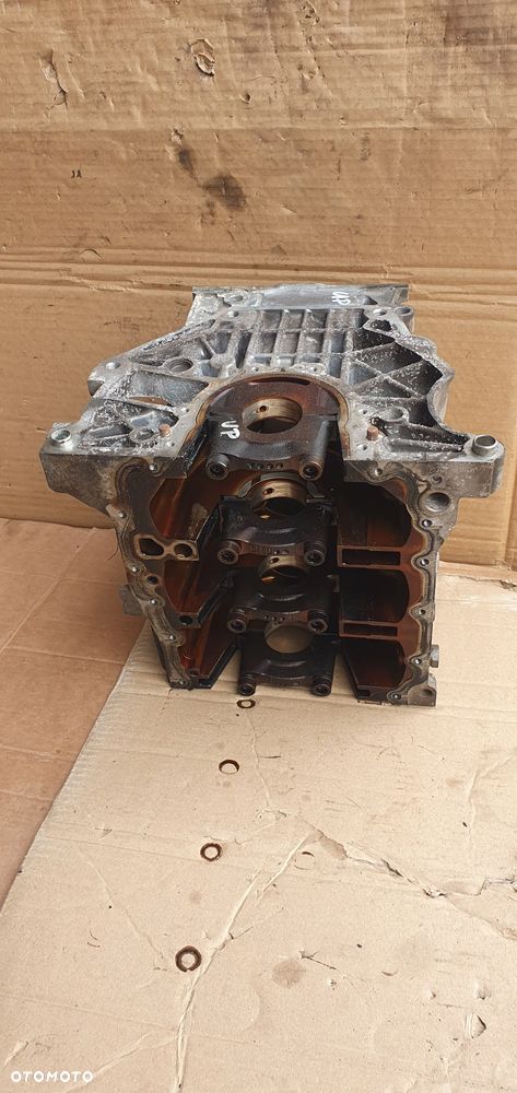 Silnik blok silnika słupek dół VW UP 1.0 MPI CHY 04C103011D - 7