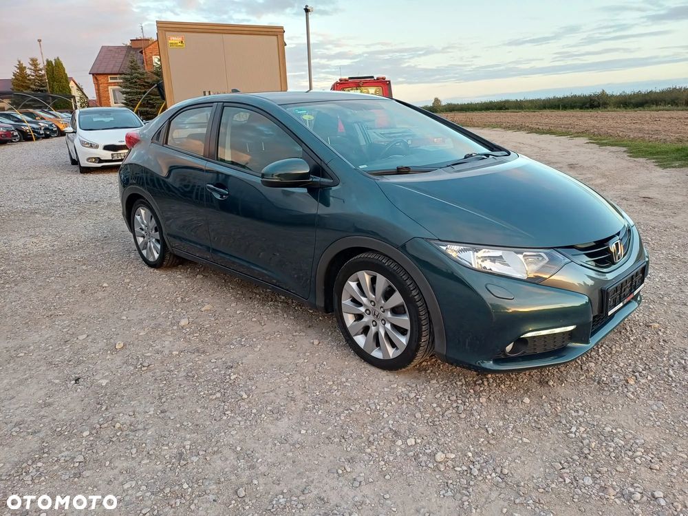 Honda Civic 1.6 i-DTEC Lifestyle Black Edition - 1