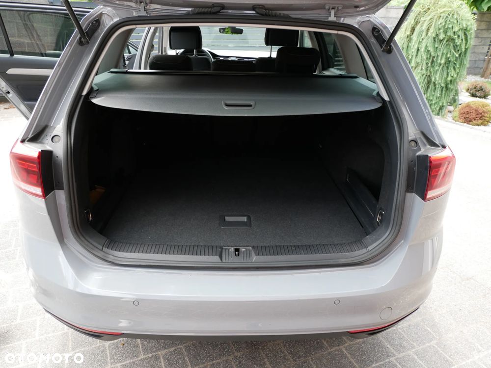 Volkswagen Passat 2.0 TDI EVO Business DSG - 33
