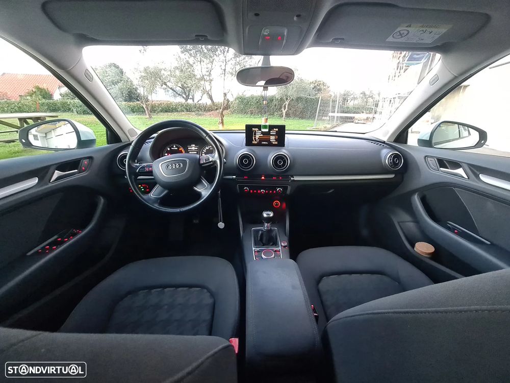 Audi A3 Sportback 1.6 TDI Attraction Ultra - 11