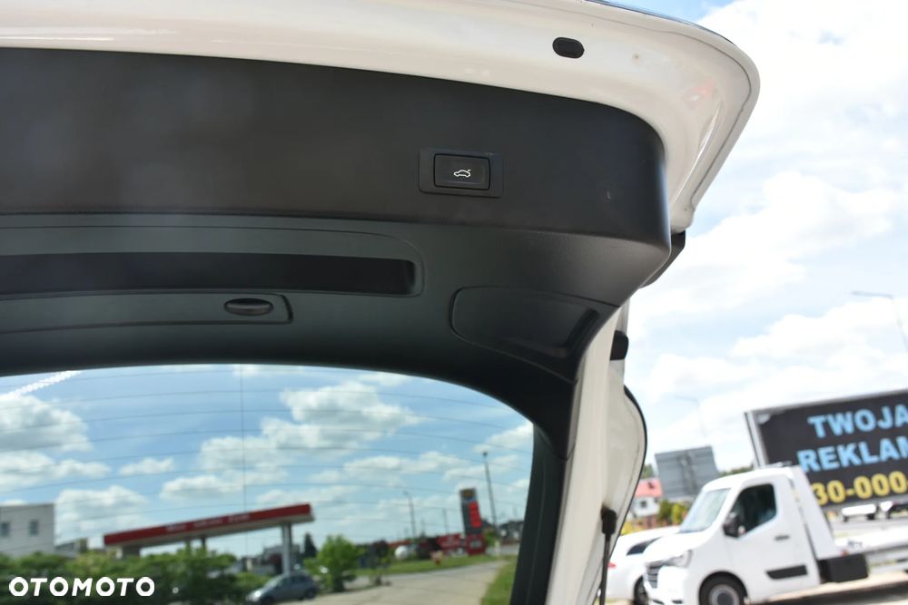 Audi A6 Avant 2.0 TDI Ultra S tronic - 24