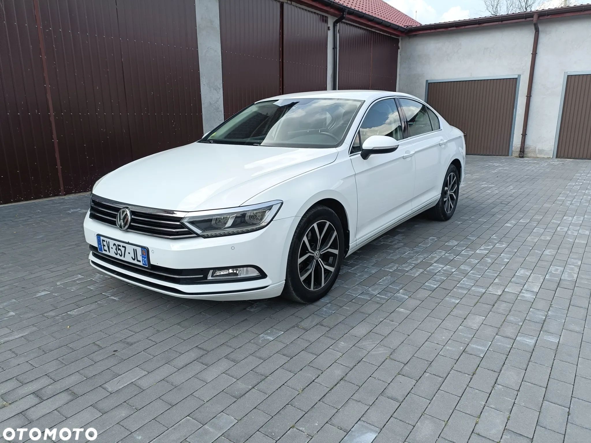 Volkswagen Passat Variant 1.6 TDI (BlueMotion Technology) DSG Trendline - 1