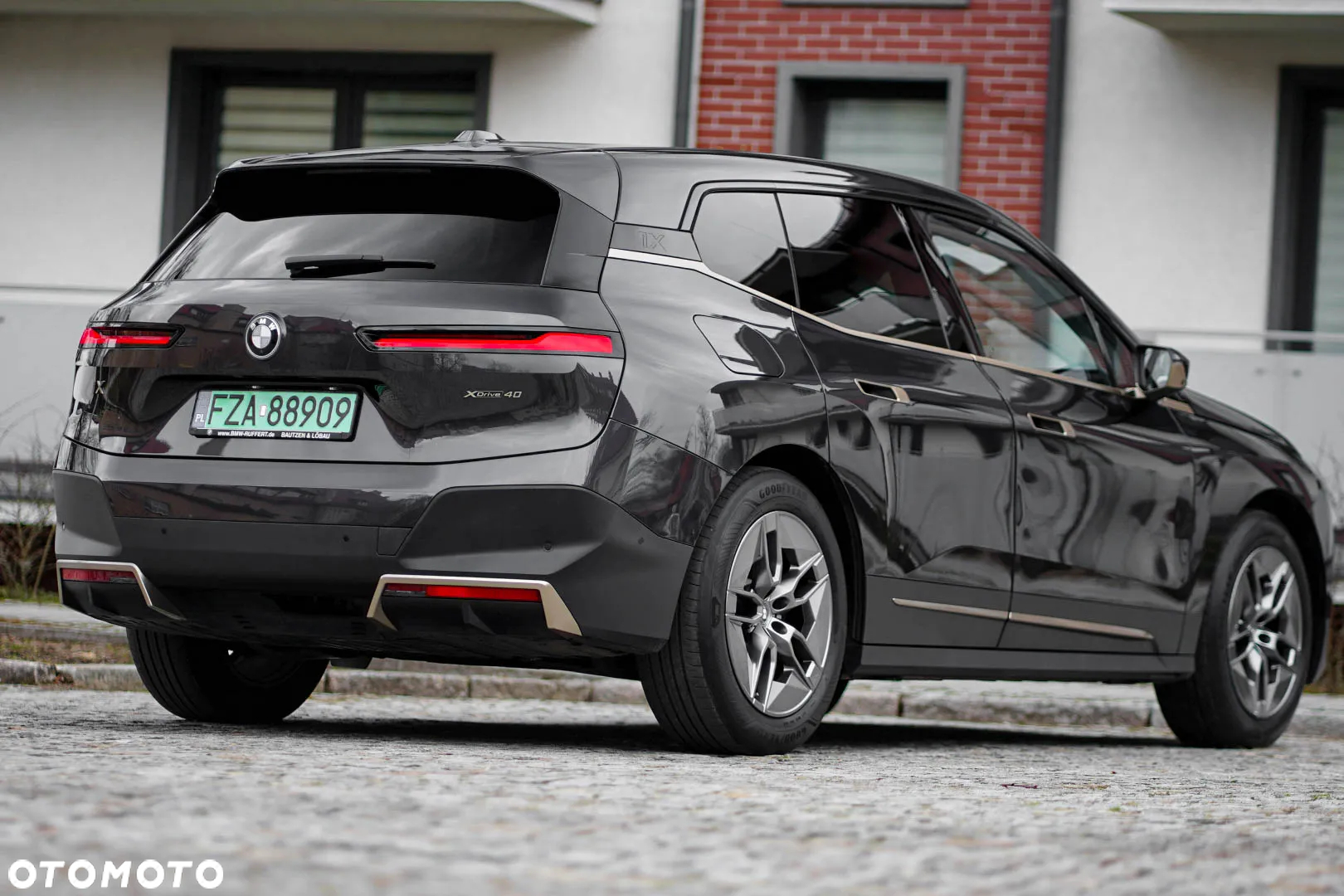 BMW iX xDrive40 - 9