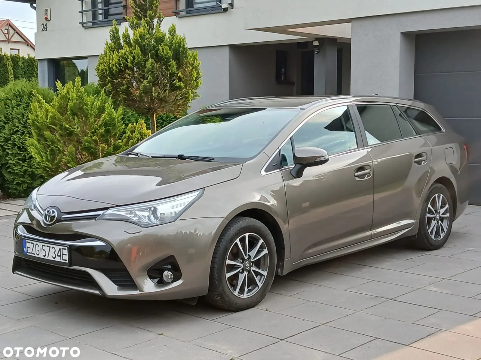 Toyota Avensis Touring Sports 1.8 Comfort - 11