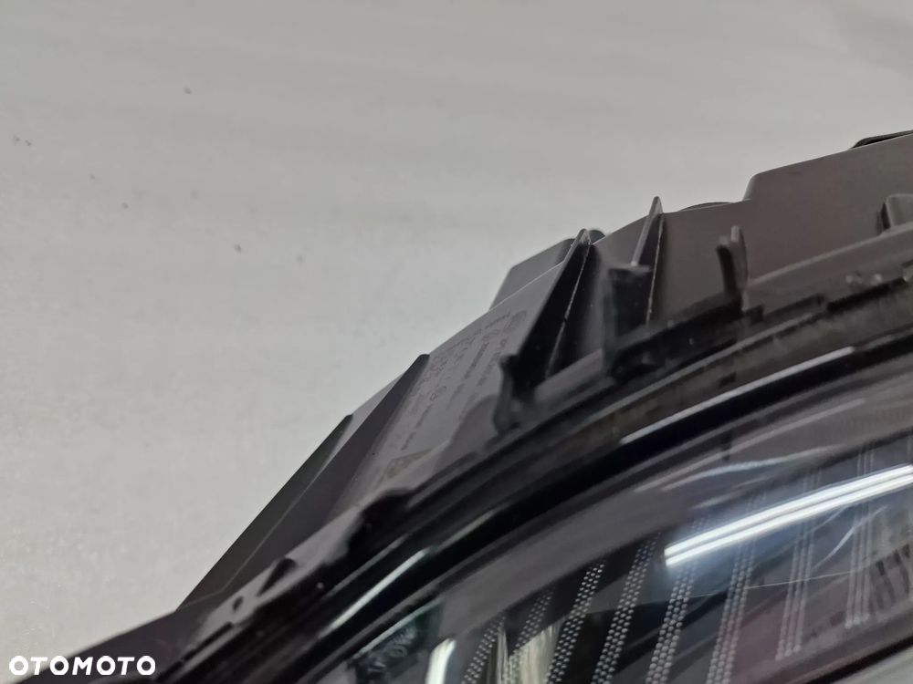 RENAULT MEGANE V E-TECH LEWY HALOGEN / LED / DRL PRZEDNI PRZÓD , NR AUKCJI LPP73 - 9