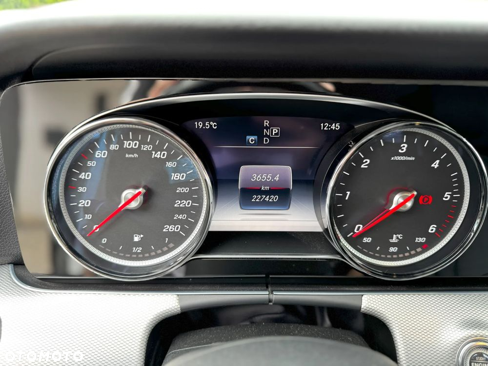 Mercedes-Benz Klasa E 220 d T 9G-TRONIC Avantgarde - 16