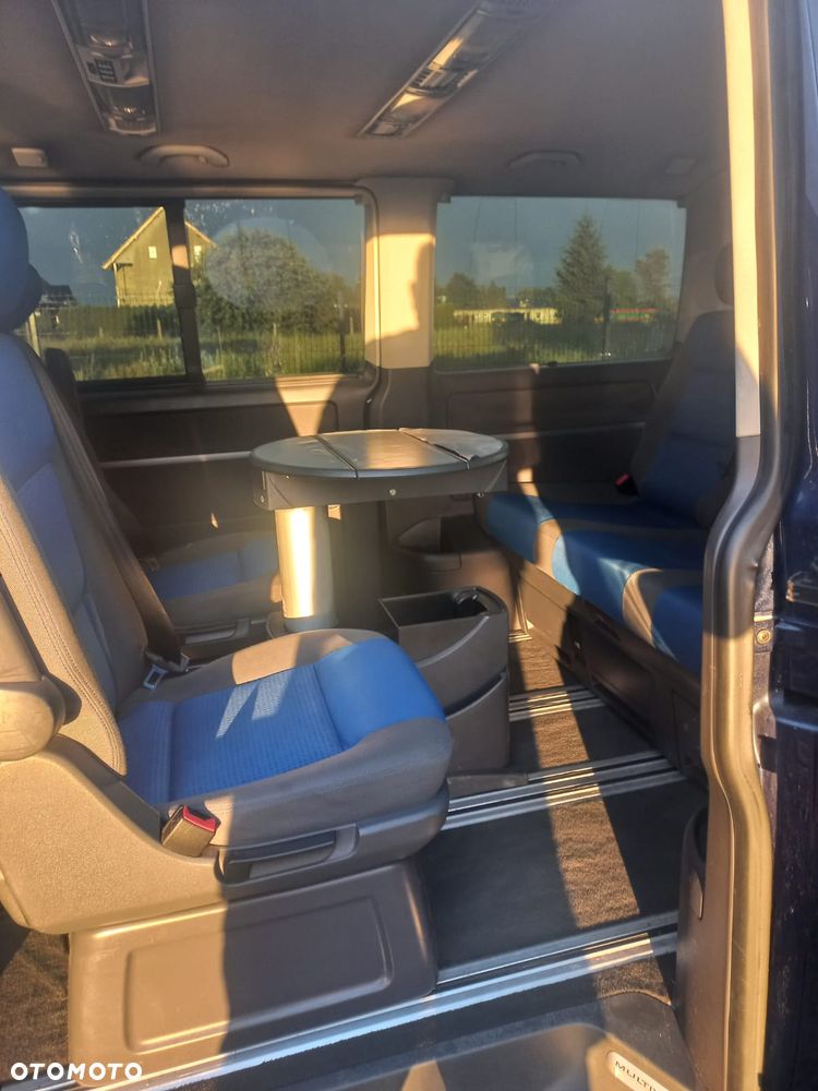 Volkswagen Multivan - 10