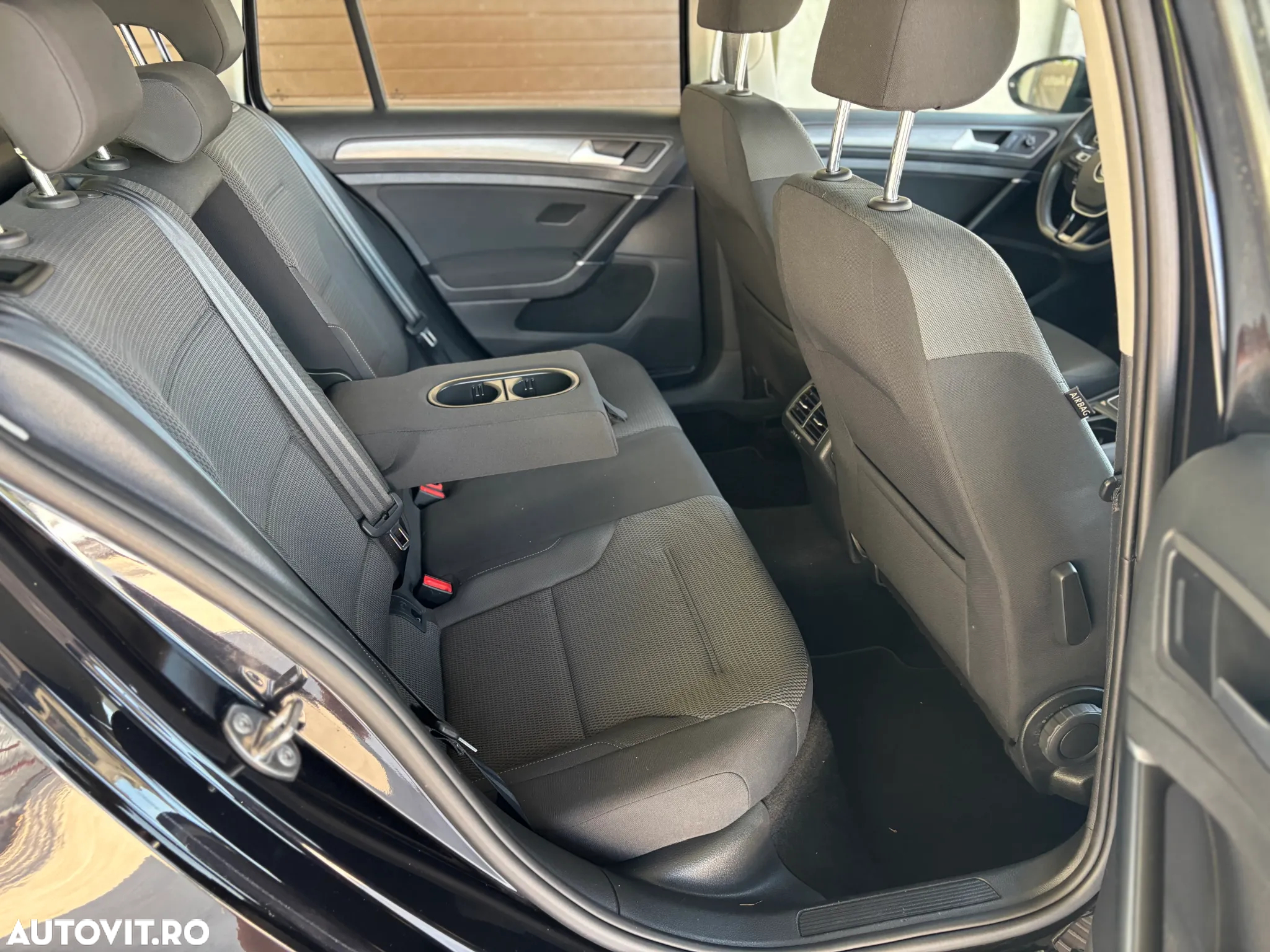 Volkswagen Golf 1.6 TDI Trendline - 35