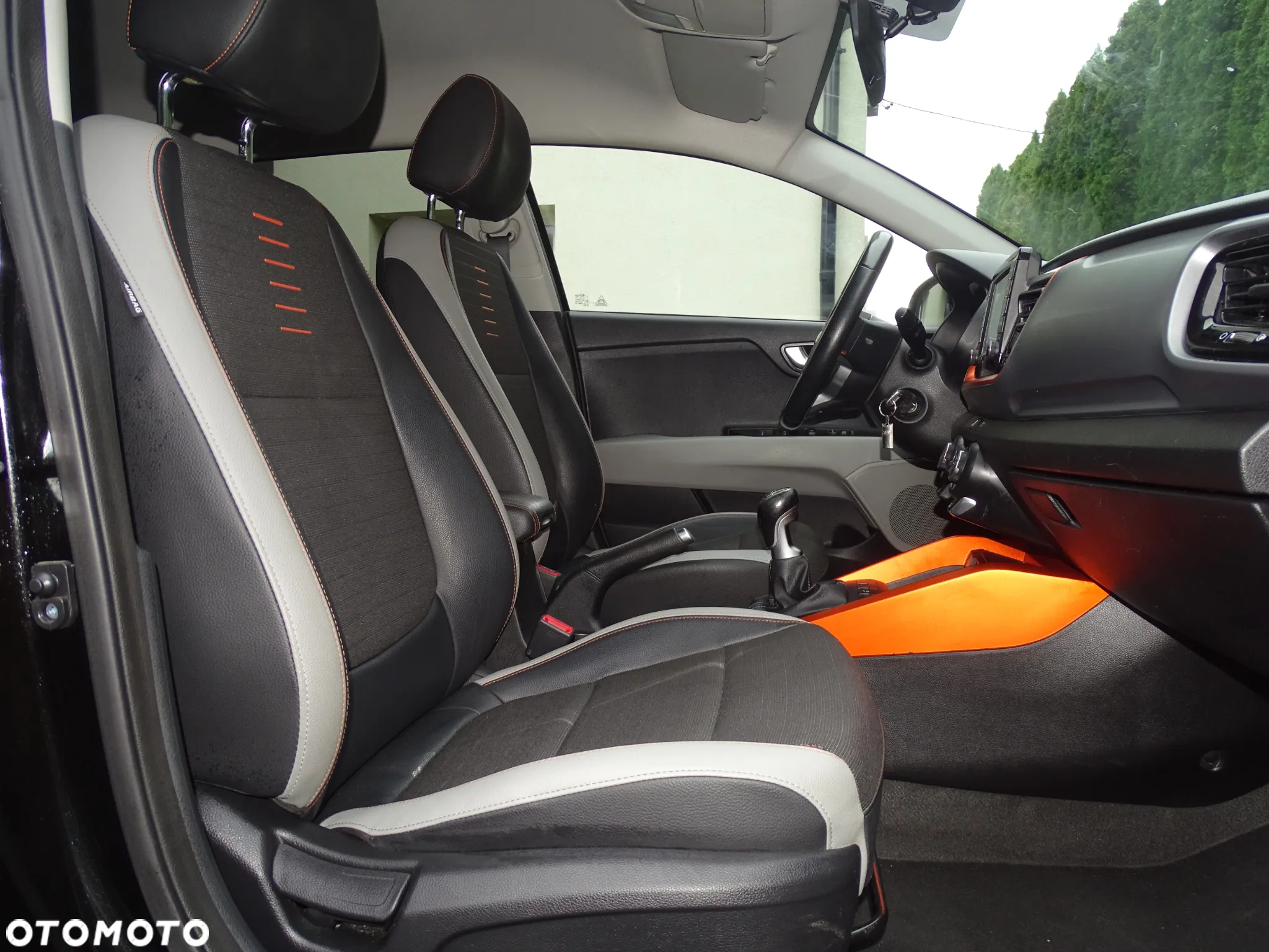 Kia Stonic 1.0 T-GDI 120 Platinum Edition - 16