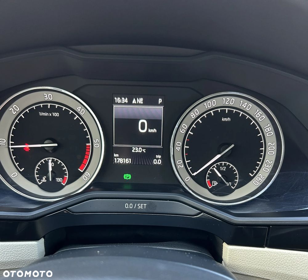 Skoda Superb 2.0 TDI 4x4 L&K DSG - 14