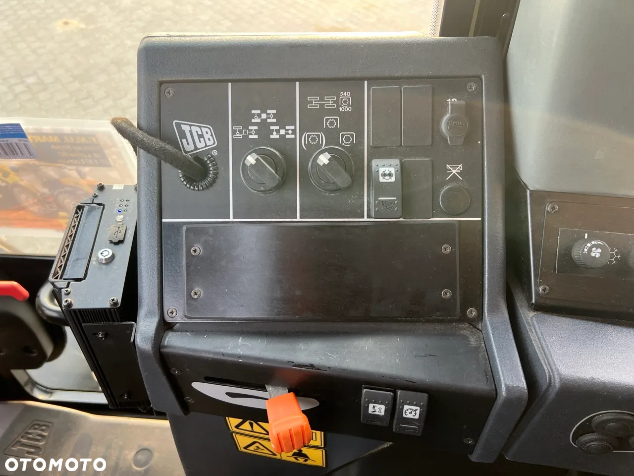 JCB Fastrac 2170 - 11