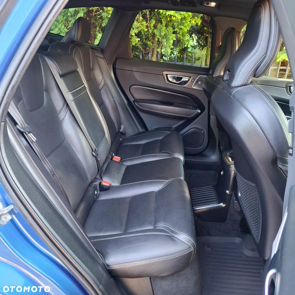 Volvo XC 60 T8 AWD Plug-In Hybrid R-Design - 31