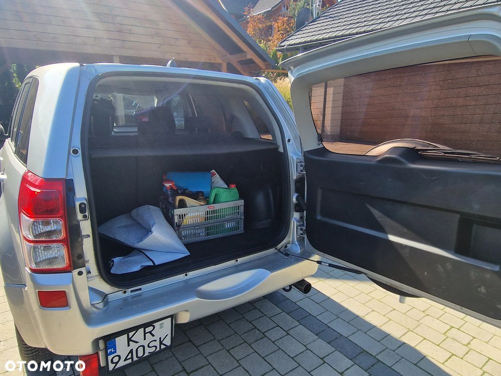 Suzuki Grand Vitara 2.7 V6 Premium - 5